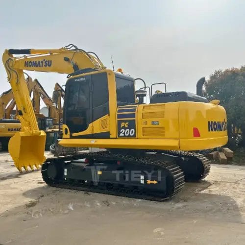 Komatsu PC200 Excavator